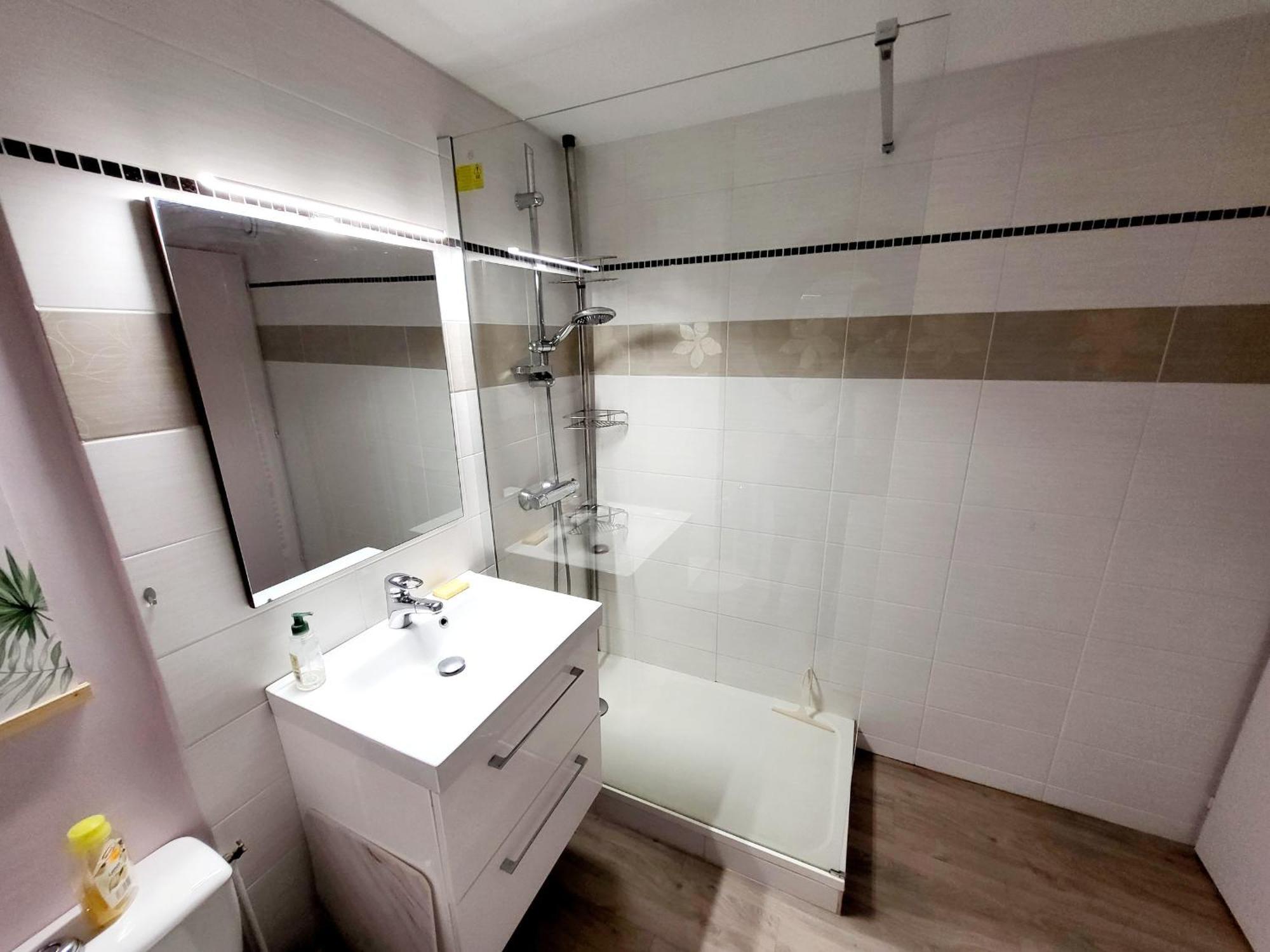 Appartement Moderne Au Centre-Ville, 150M Plage, Wifi, Confort Ideal Pour Familles - Fr-1-92-876 Les Sables-dʼOlonne Buitenkant foto